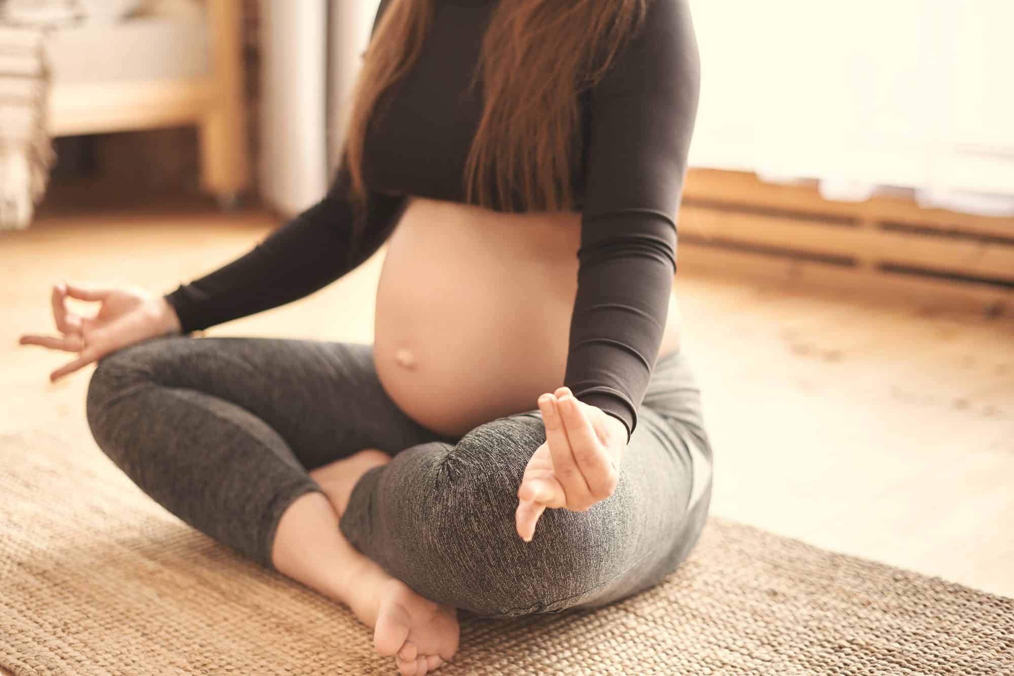 posturas para yoga embarazadas